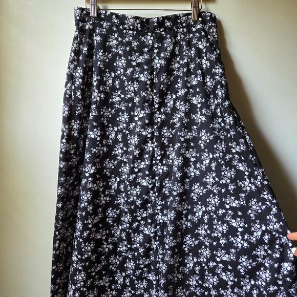 EUC SHEIN FLORAL BLACK WHITE SLIT SIDE A LINE MAXI SKIRT SIZE LARGE - Picture 3 of 13